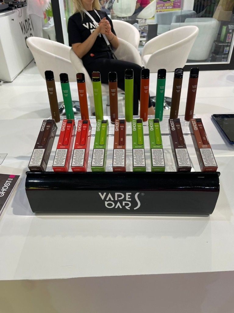 Ghost 800 Vape Bars acrylic retail display with product lineup