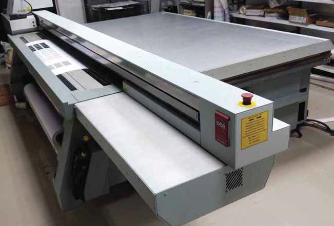 Océ Arizona series UV flatbed printer in production workshop